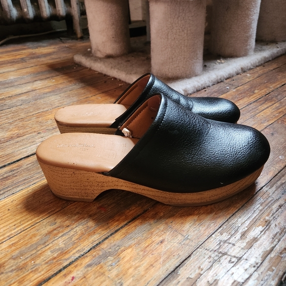 Universal Thread Magnolia Black Clogs - Picture 4 of 6